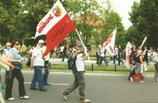 Og&oacute;lnopolska manifestacja związkowc&oacute;w Solidarności przed gmachem Urzędu Rady Ministr&oacute;w w Warszawie w 2011 r.