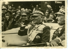 Marszałek Polski Edward Rydz &ndash; Śmigły wraz z generałem brygady Januszem Głuchowskim przed leszczyńskimi koszarami przy ulicy Henryka Sienkiewicza, 21.05.1939 r.